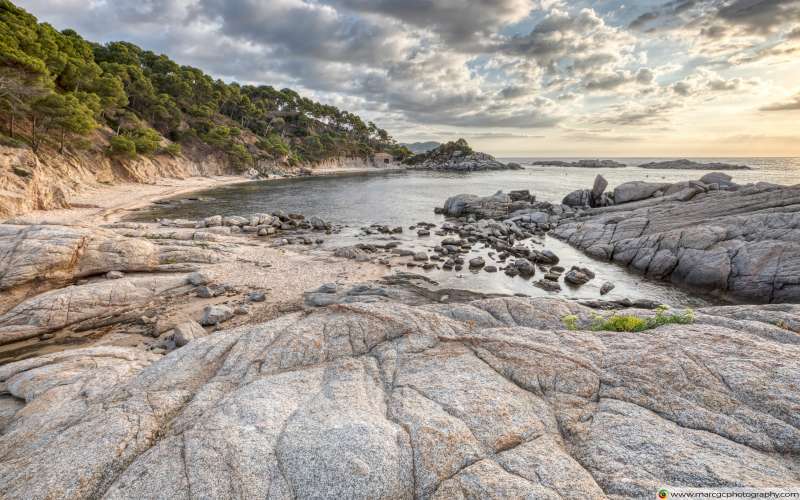 Sunrise at Cala Cap de Planes (Palamós, Catalonia) Free 4K HD Wallpaper