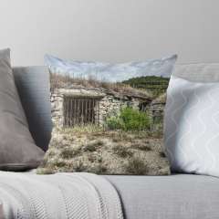 Tines de l'Escudelleta - Throw Pillow